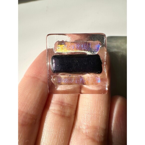 Handmade dichroic glass brooch pin - Picture 4 of 6